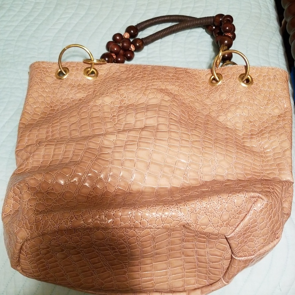 Beautiful large pocketbook . Beautiful wood handle